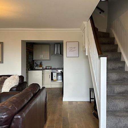 The Cosy Cottage Retreat! Perfect For Contractors, Relocators, Getaway Лантрисант Екстериор снимка